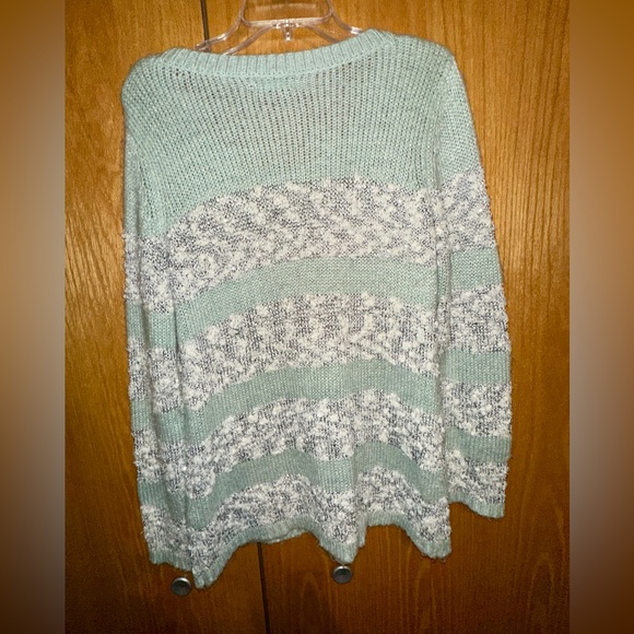 Maurices White and Mint Green Long-Sleeved Sweater Large - Picture 6 of 6
